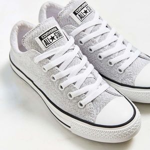 Converse gray & white chucks